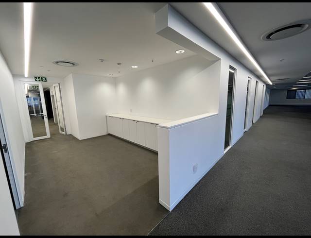 2,004M² OFFICE TO LET IN FORESHORE